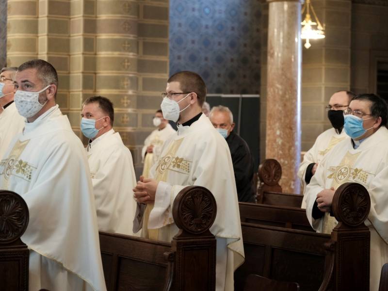 Krizmaszentelés (8).JPG